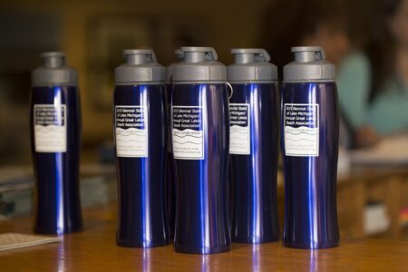 You are currently viewing The Ultimate Guide to Choosing the Best Travel Water Bottle